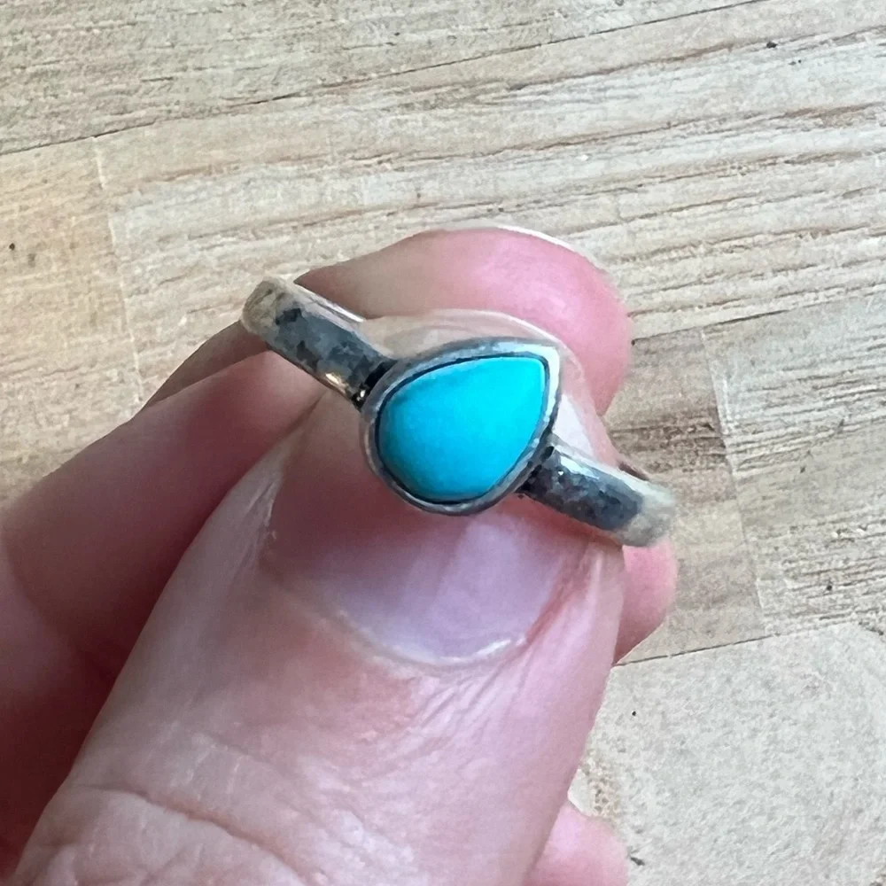 Vintage silver turquoise teardrop ring